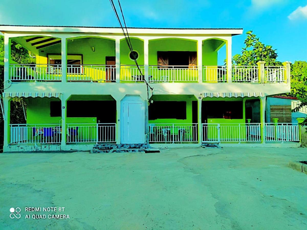 Appartement Café - Grand F3 à Sainte-anne Sainte-Anne (Grande-Terre)